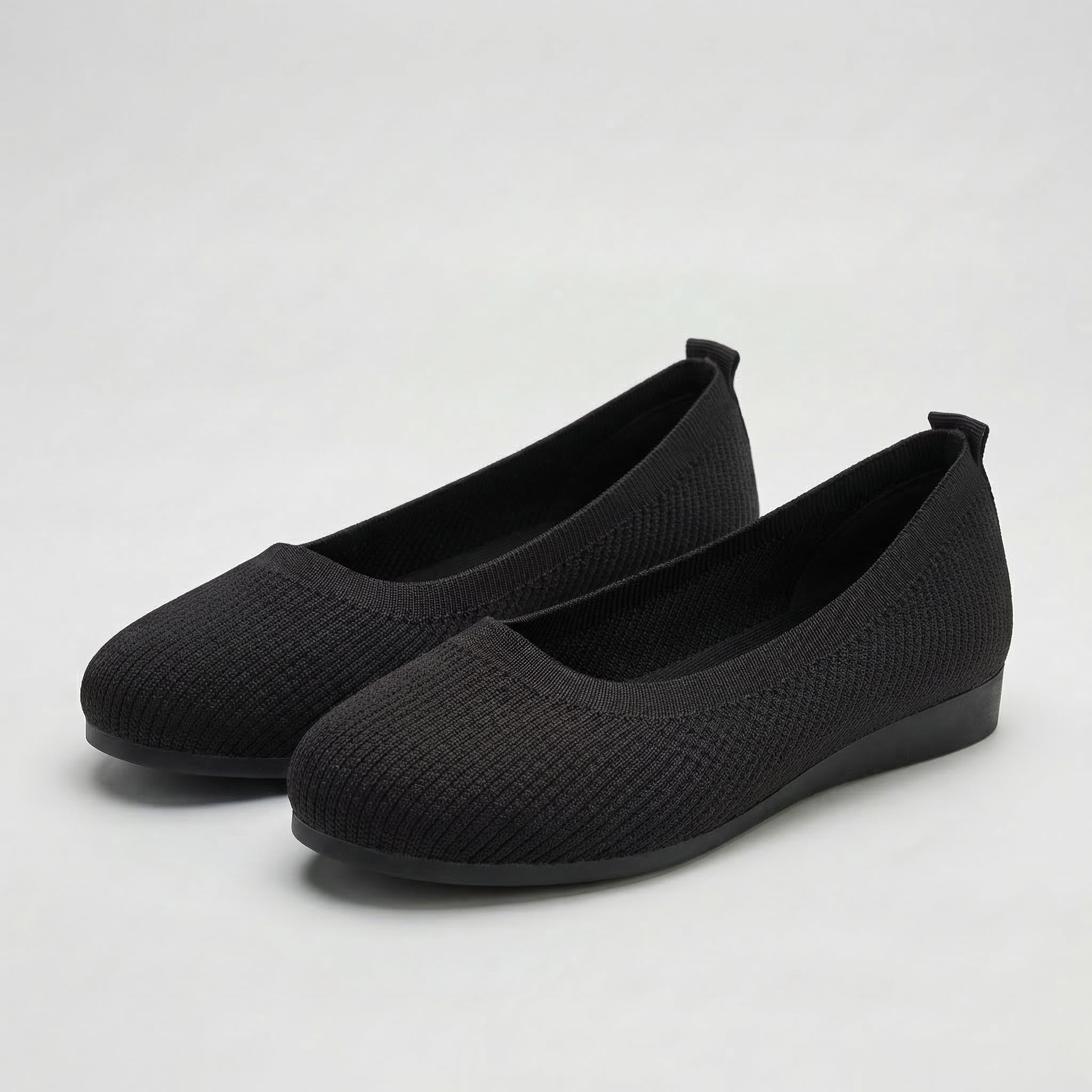 Black / 10.5 (USA Women's Size)
